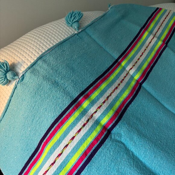 Authentic Handcrafted Moroccan Blanket - Picture 6 of 7